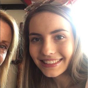 Meet your Posher, Hope